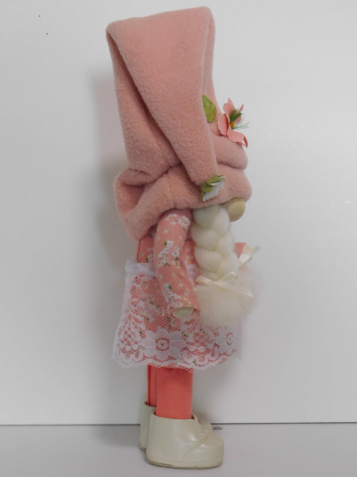 Girl Gnome, Spring Girl Gnome in Peach, Country Gnome, Spring Gnome, Female Gnome